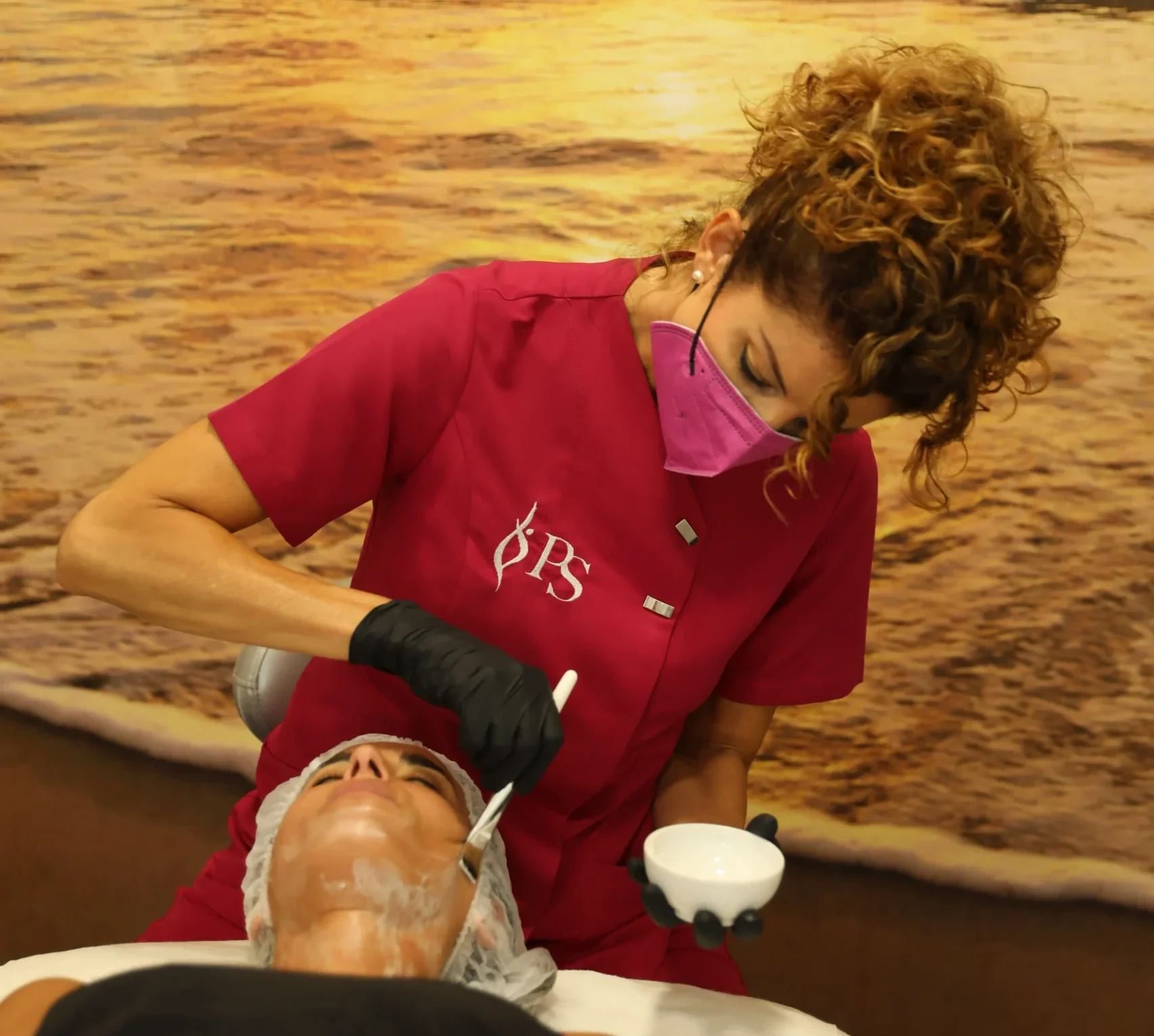 Aplicación de tratamiento facial